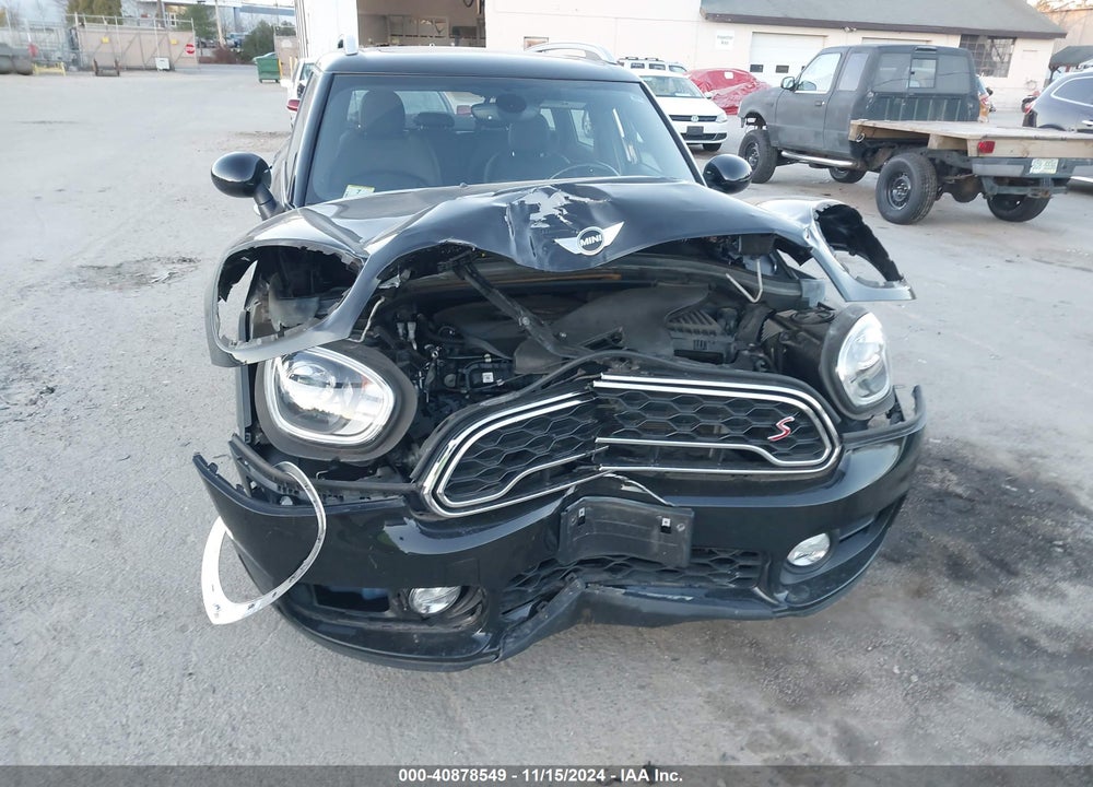 2018 MINI COUNTRYMAN COOPER S VIN: WMZYT5C33J3E19010