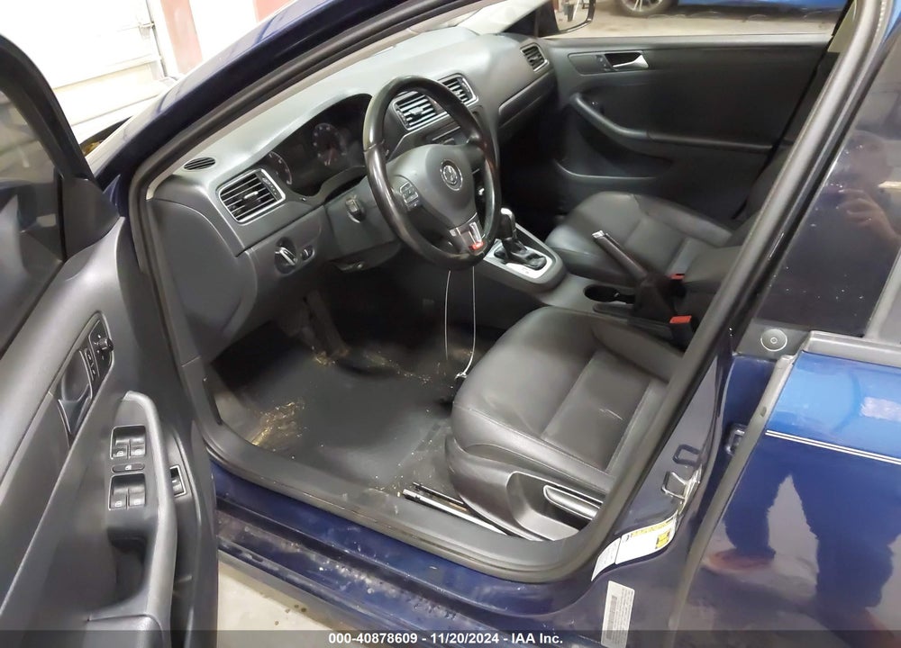 2011 VOLKSWAGEN JETTA 2.5L SE VIN: 3VWDZ7AJ6BM318354