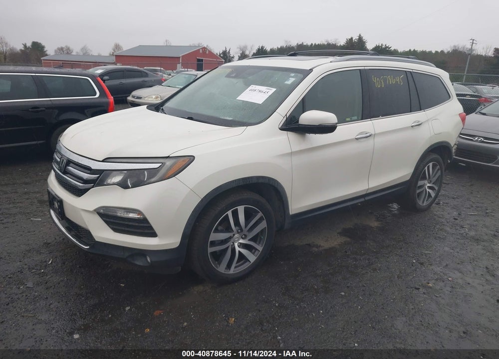 2018 HONDA PILOT TOURING VIN: 5FNYF6H92JB034497