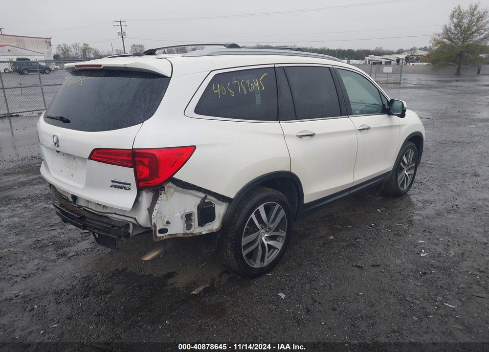 2018 HONDA PILOT TOURING VIN: 5FNYF6H92JB034497