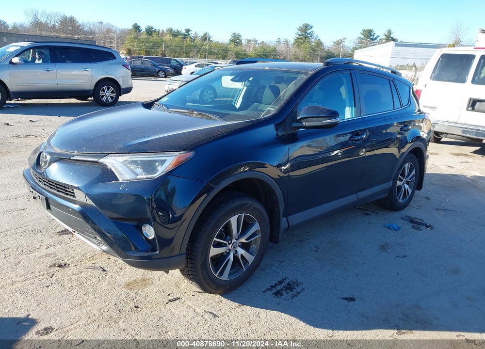 2017 TOYOTA RAV4 XLE VIN: 2T3RFREV1HW556095
