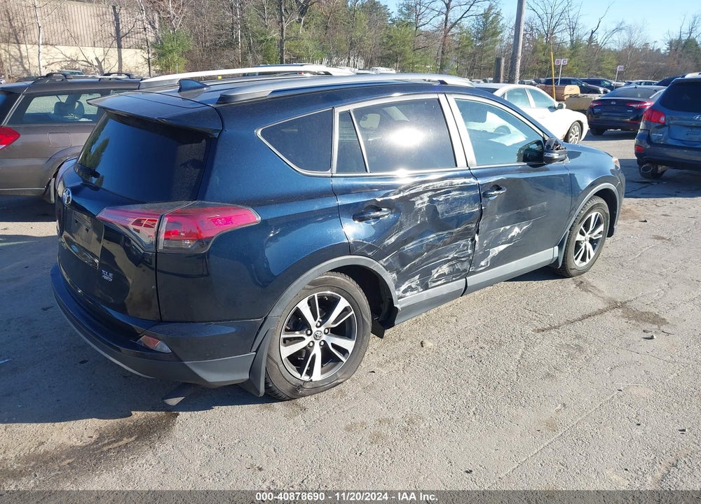 2017 TOYOTA RAV4 XLE VIN: 2T3RFREV1HW556095
