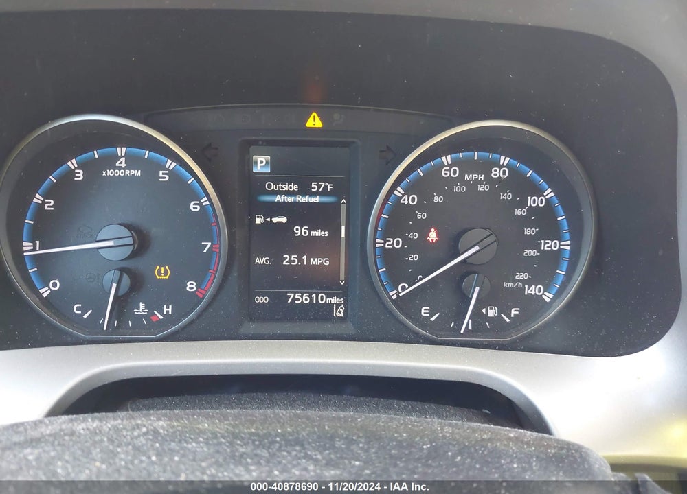 2017 TOYOTA RAV4 XLE VIN: 2T3RFREV1HW556095
