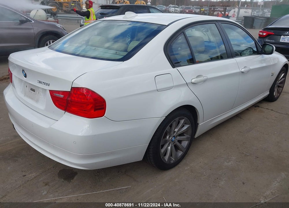 2011 BMW 328I XDRIVE VIN: WBAPK5C5XBA661543