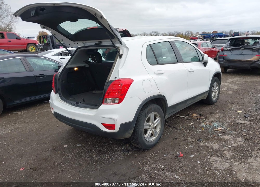 2017 CHEVROLET TRAX LS VIN: 3GNCJNSB2HL284159