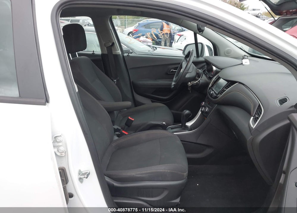 2017 CHEVROLET TRAX LS VIN: 3GNCJNSB2HL284159
