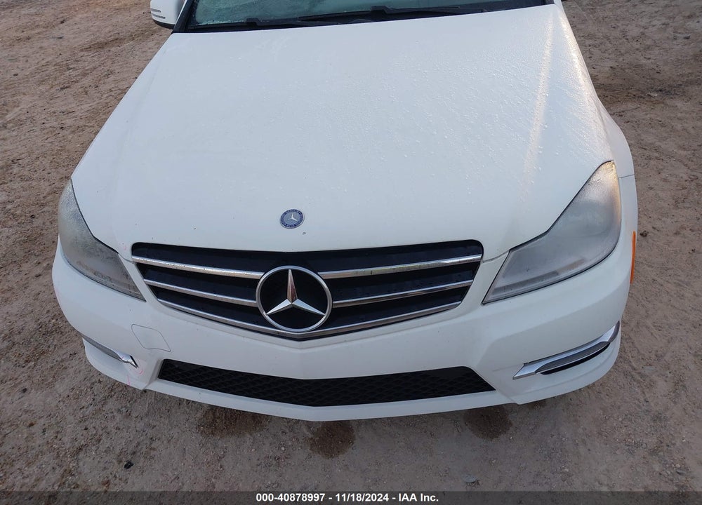 2014 MERCEDES-BENZ C 250 LUXURY/SPORT VIN: WDDGF4HB7ER309838