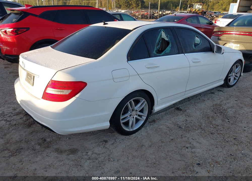 2014 MERCEDES-BENZ C 250 LUXURY/SPORT VIN: WDDGF4HB7ER309838