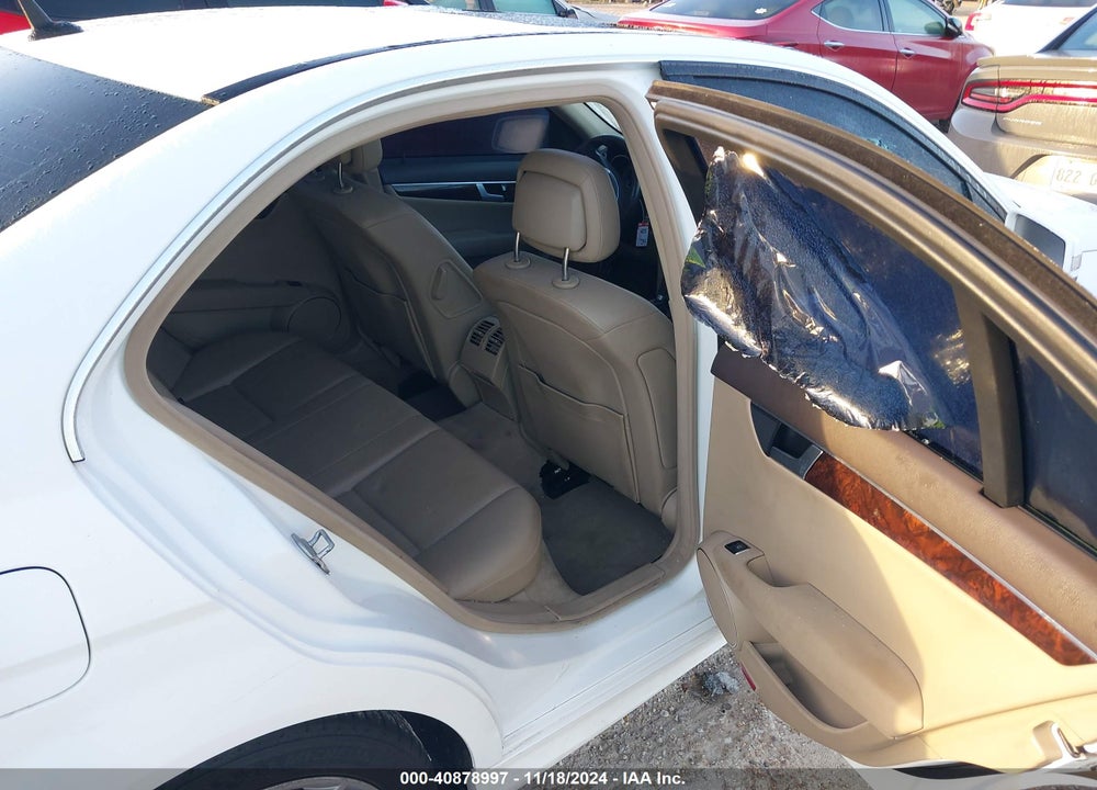 2014 MERCEDES-BENZ C 250 LUXURY/SPORT VIN: WDDGF4HB7ER309838