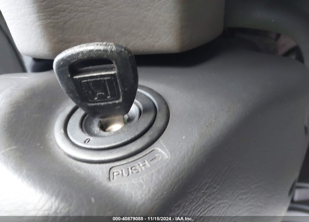 2001 HONDA ACCORD 2.3 EX VIN: JHMCG56601C005683