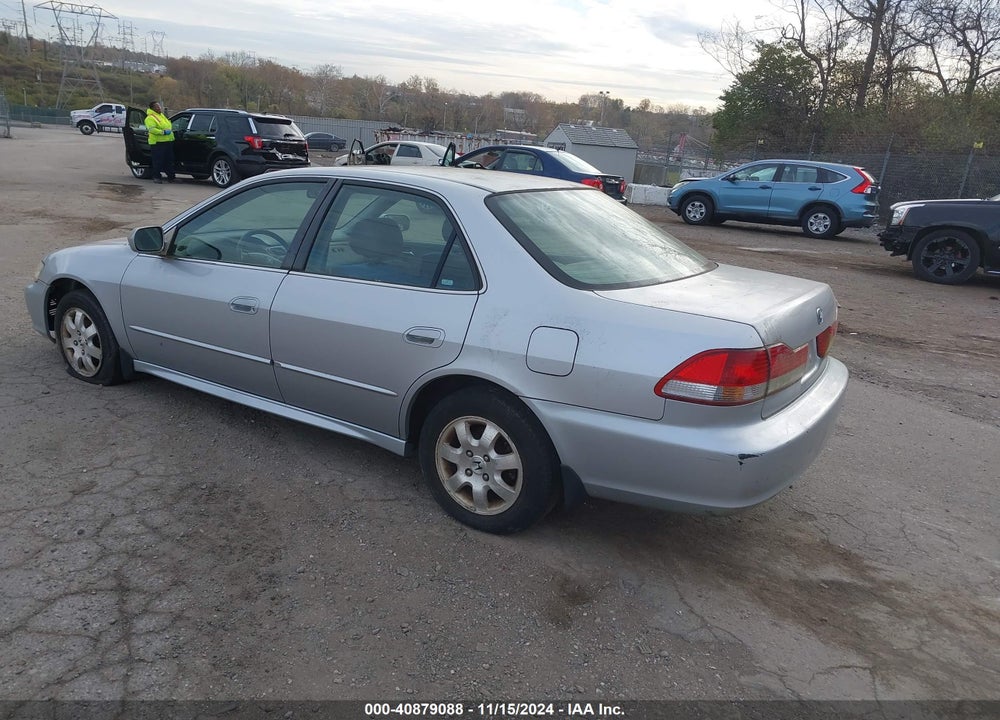 2001 HONDA ACCORD 2.3 EX VIN: JHMCG56601C005683