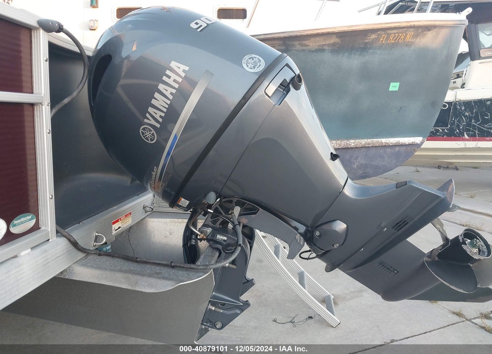 2019 BENNINGTON OTHER VIN: ETWC4635H819