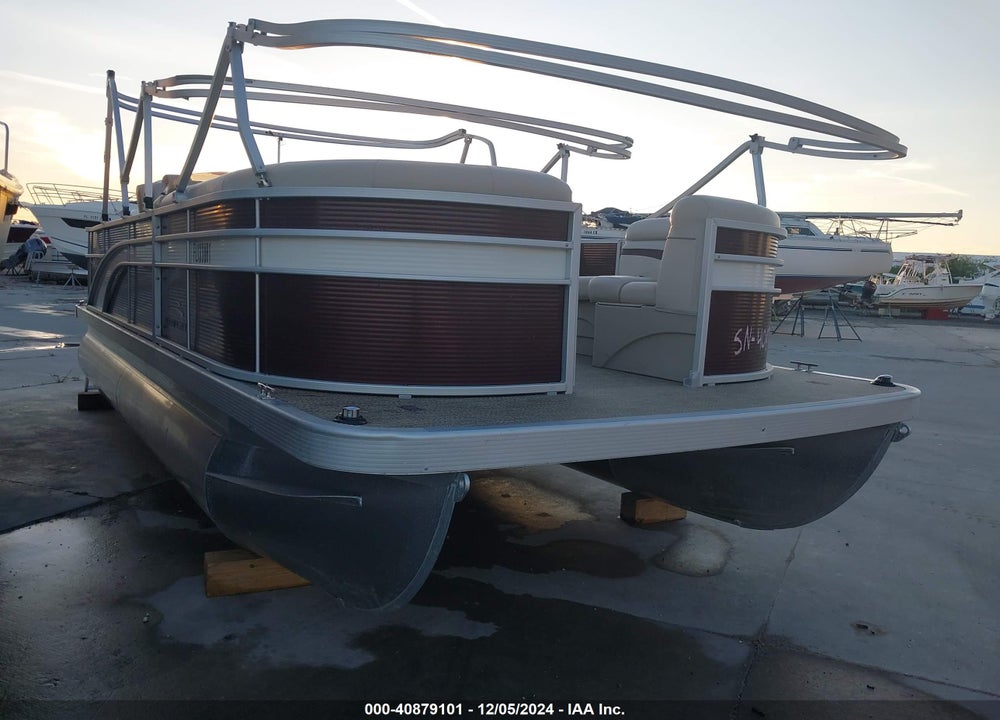 2019 BENNINGTON OTHER VIN: ETWC4635H819