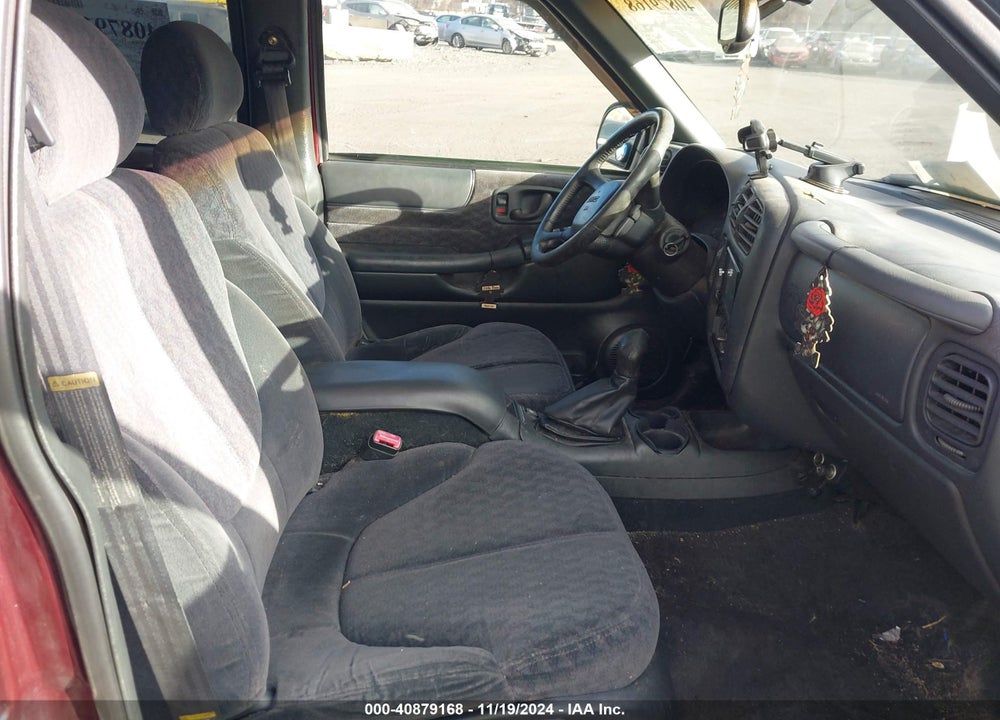2000 GMC JIMMY SLE VIN: 1GKDT13W8Y2160629