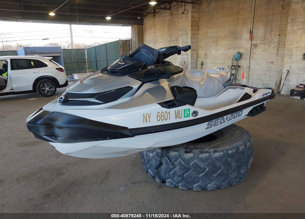 2024 SEADOO --- VIN: YDV72564D424