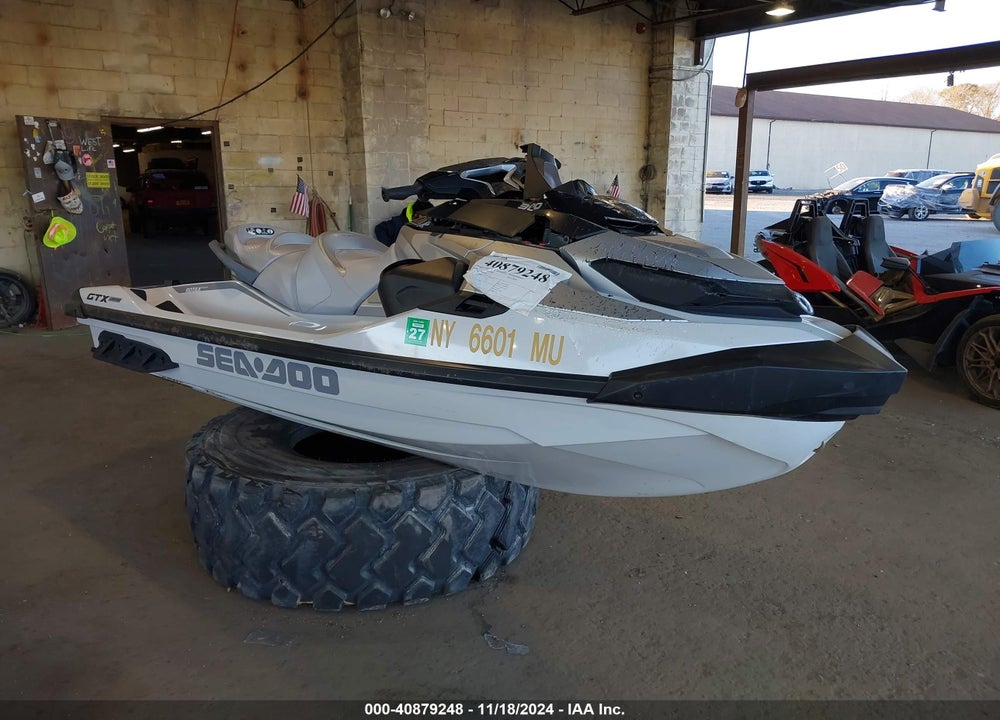 2024 SEADOO --- VIN: YDV72564D424