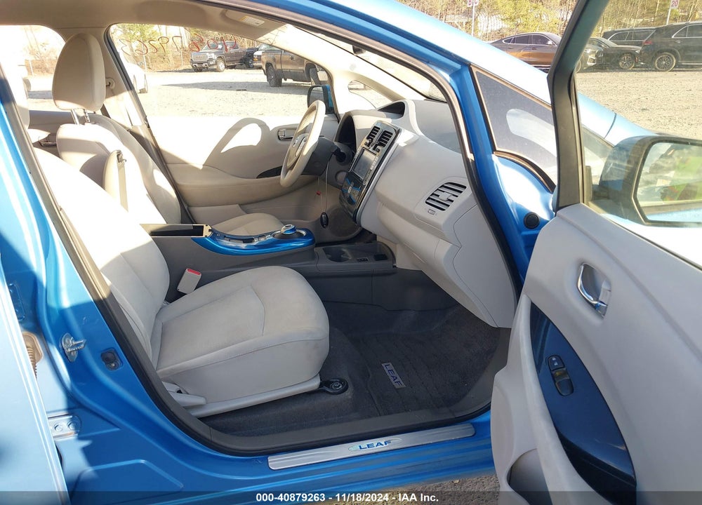 2012 NISSAN LEAF SL VIN: JN1AZ0CP2CT017813