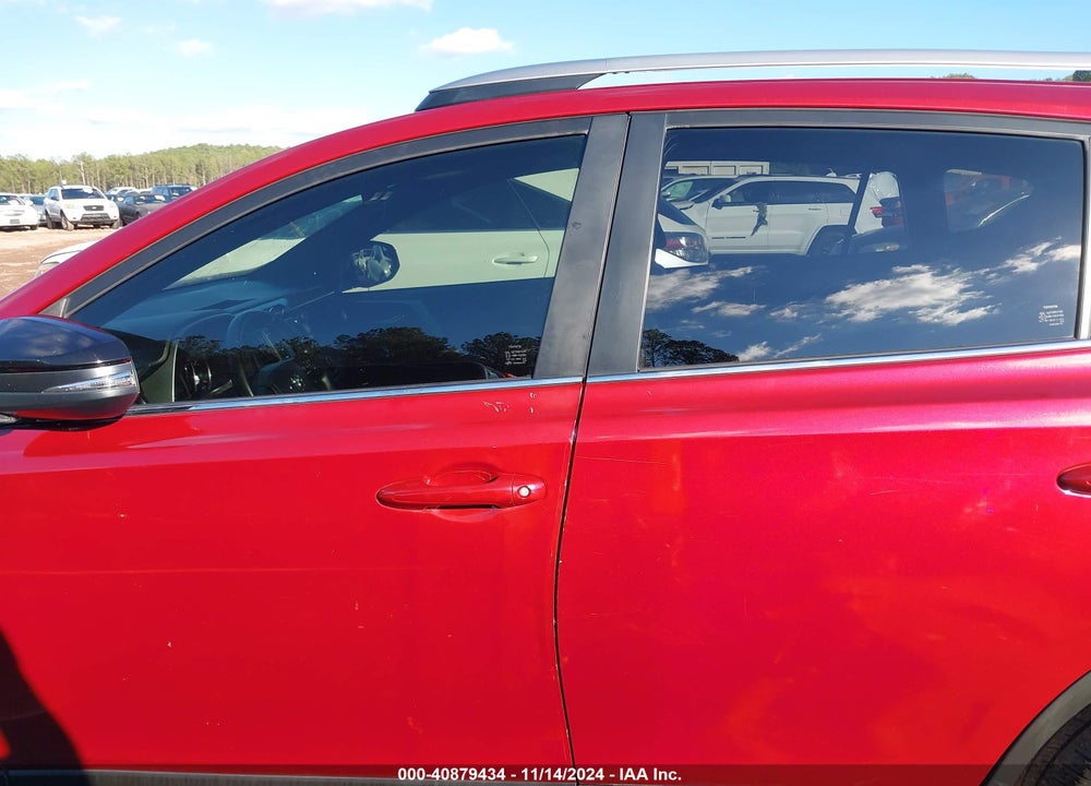2018 TOYOTA RAV4 SE VIN: JTMNFREV3JD120933