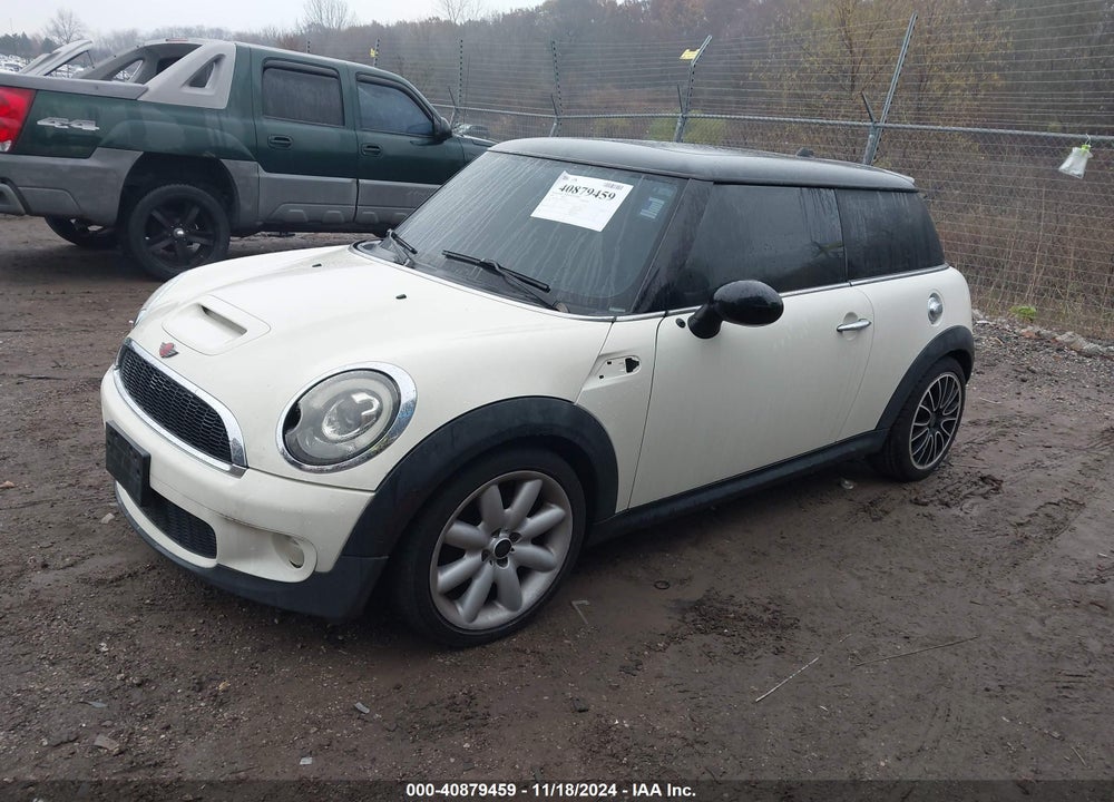 2009 MINI COOPER S VIN: WMWMF73589TW81422