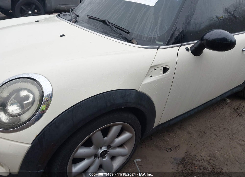 2009 MINI COOPER S VIN: WMWMF73589TW81422