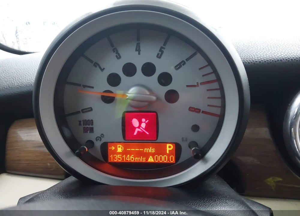 2009 MINI COOPER S VIN: WMWMF73589TW81422