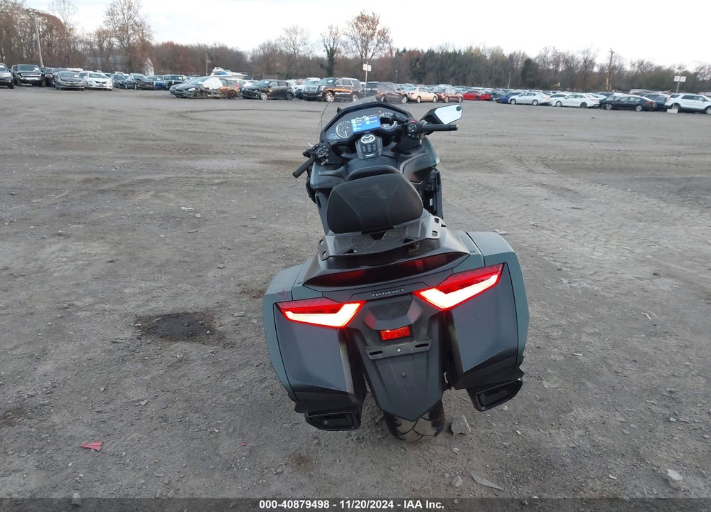 2024 HONDA GL1800 B VIN: JH2SC7942RK600610