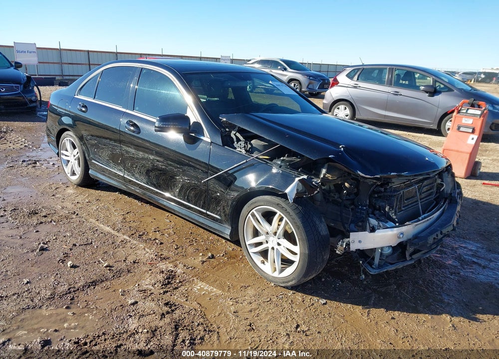 2013 MERCEDES-BENZ C 250 LUXURY/SPORT VIN: WDDGF4HBXDR276073