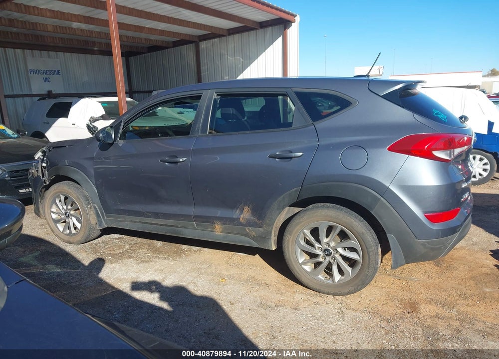 2017 HYUNDAI TUCSON SE VIN: KM8J23A40HU408077