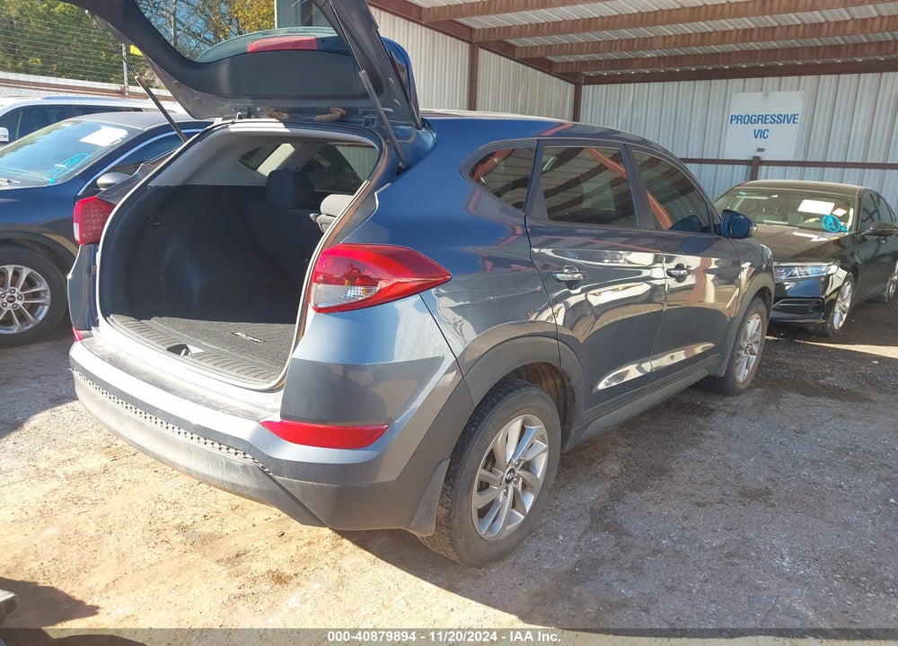 2017 HYUNDAI TUCSON SE VIN: KM8J23A40HU408077