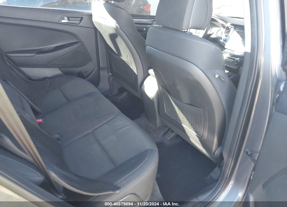 2017 HYUNDAI TUCSON SE VIN: KM8J23A40HU408077