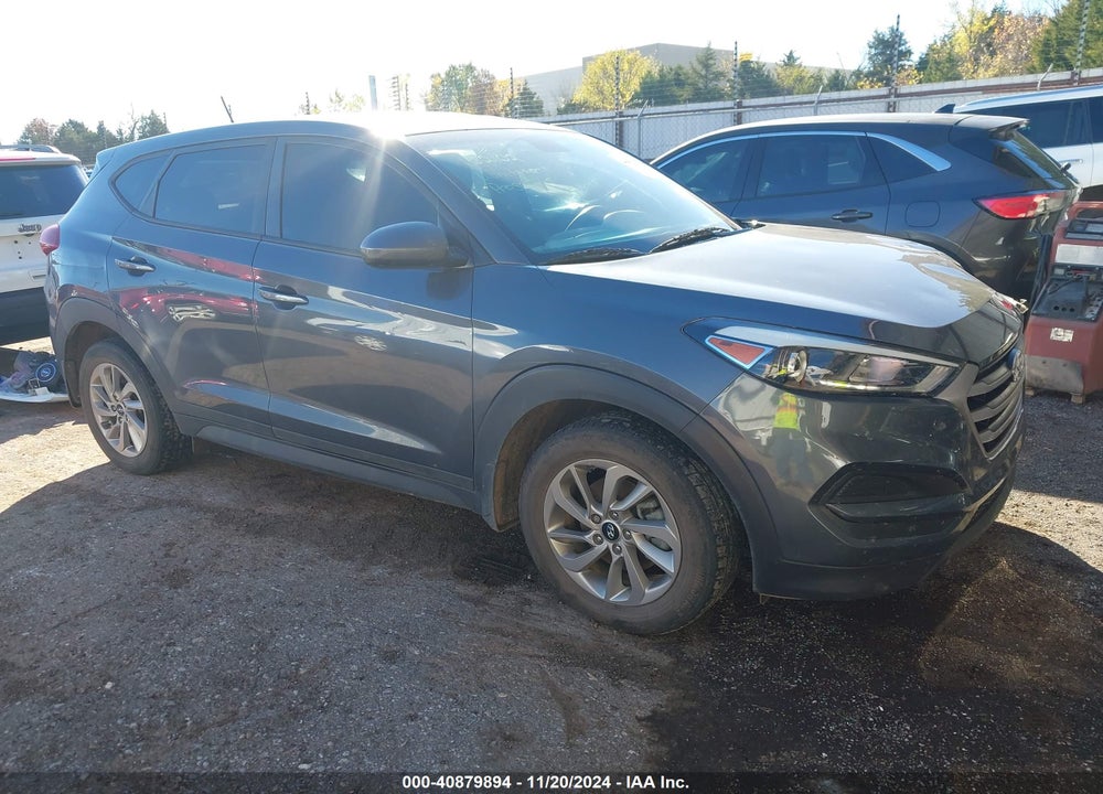 2017 HYUNDAI TUCSON SE VIN: KM8J23A40HU408077