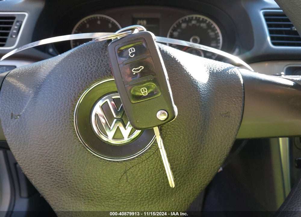 2012 VOLKSWAGEN PASSAT 2.5L S VIN: 1VWAH7A3XCC025325