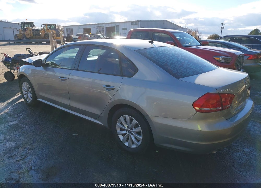 2012 VOLKSWAGEN PASSAT 2.5L S VIN: 1VWAH7A3XCC025325