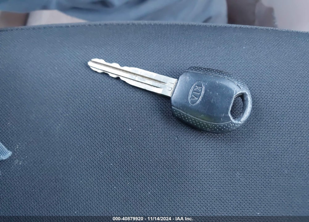 2008 KIA SPORTAGE LX VIN: KNDJF724487529241
