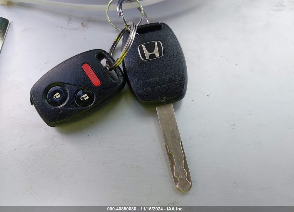 2013 HONDA FIT VIN: JHMGE8H34DC042672