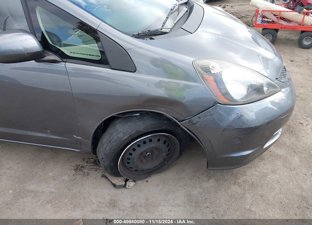 2013 HONDA FIT VIN: JHMGE8H34DC042672