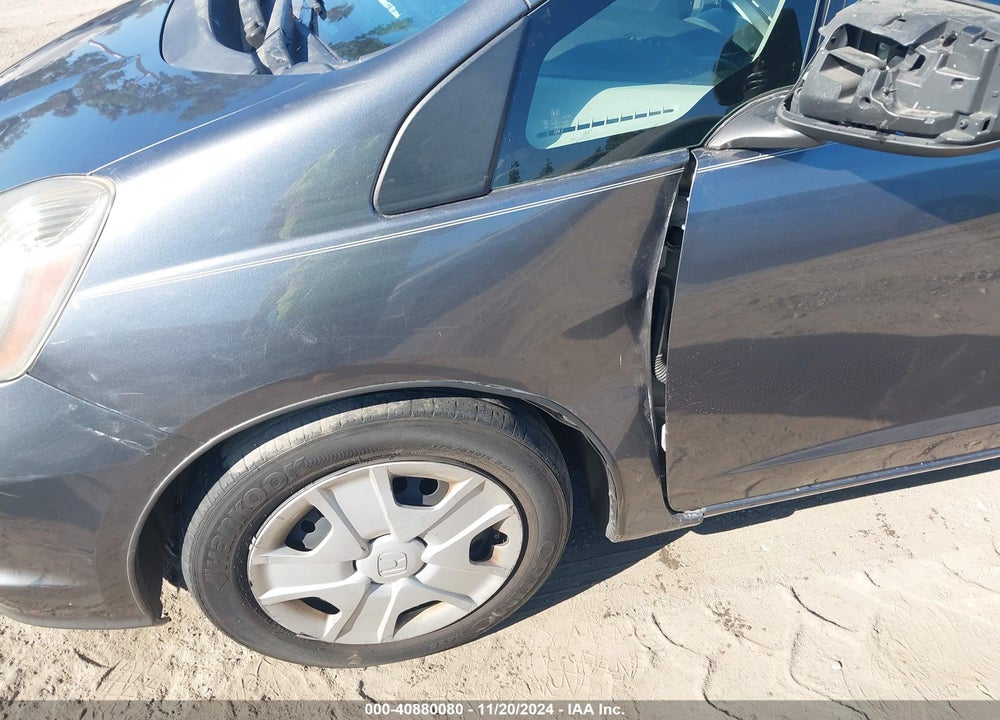 2013 HONDA FIT VIN: JHMGE8H34DC042672