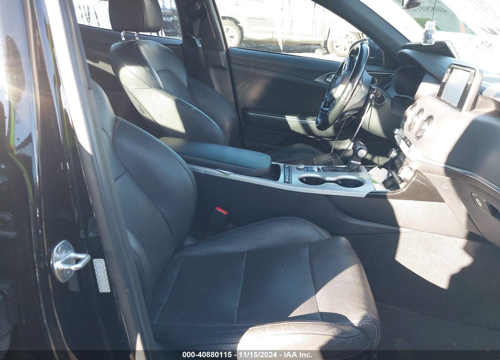 2018 KIA STINGER VIN: KNAE35LC9J6032196