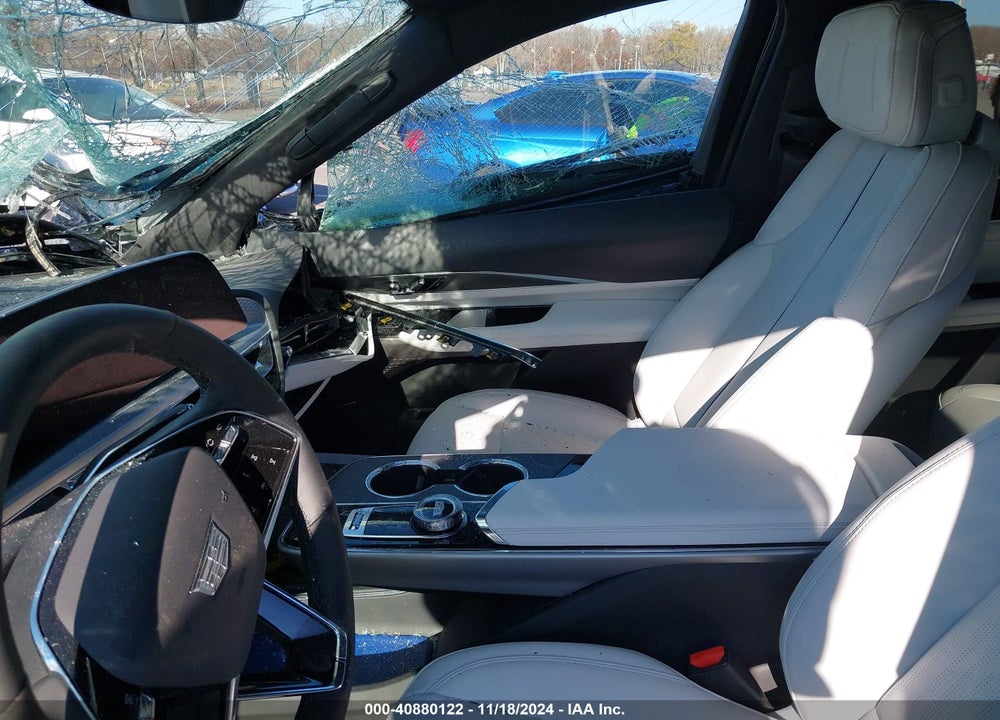 2024 CADILLAC LYRIQ LUXURY W/1SC VIN: 1GYKPPRL6RZ142222
