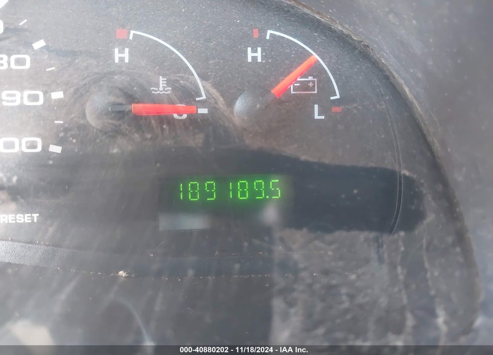 2004 FORD E-150 CHATEAU/XL/XLT VIN: 1FMRE11W64HB16842
