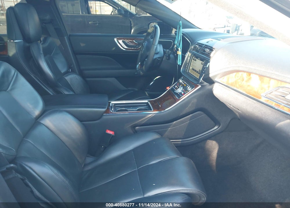 2017 LINCOLN CONTINENTAL RESERVE VIN: 1LN6L9RPXH5627188