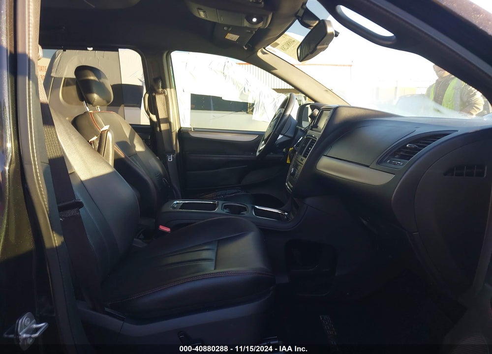 2016 DODGE GRAND CARAVAN R/T VIN: 2C4RDGEG3GR236958