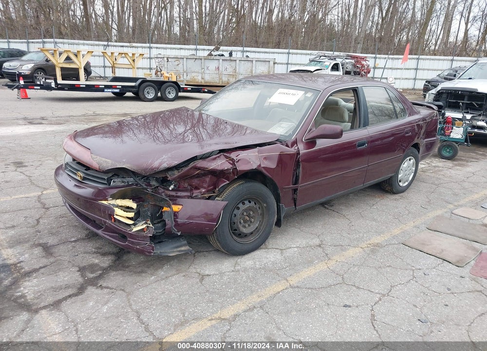 1993 TOYOTA CAMRY LE VIN: 4T1SK12E4PU283700