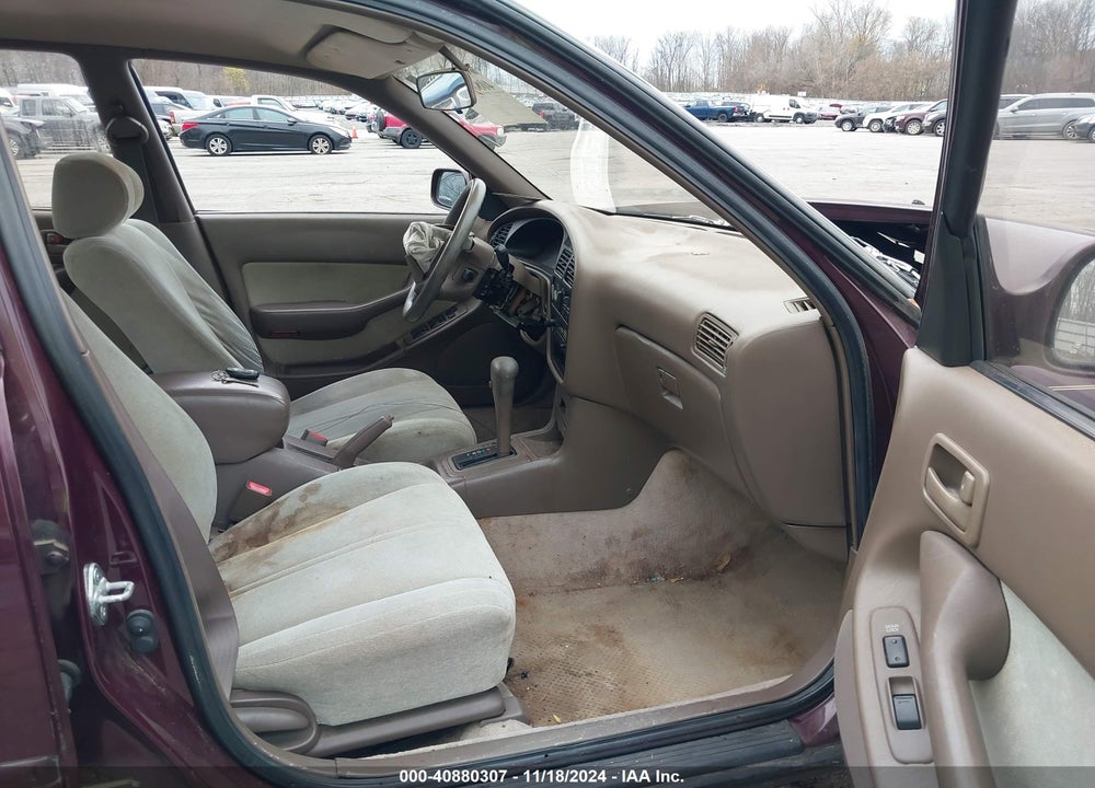 1993 TOYOTA CAMRY LE VIN: 4T1SK12E4PU283700