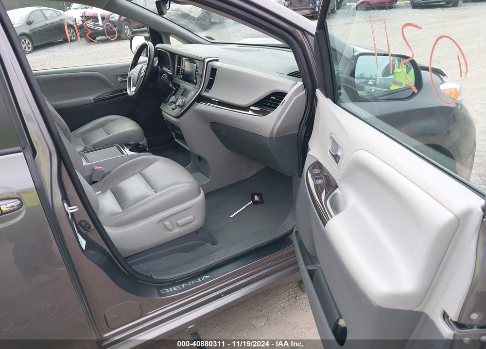 2020 TOYOTA SIENNA XLE VIN: 5TDDZ3DC6LS238739