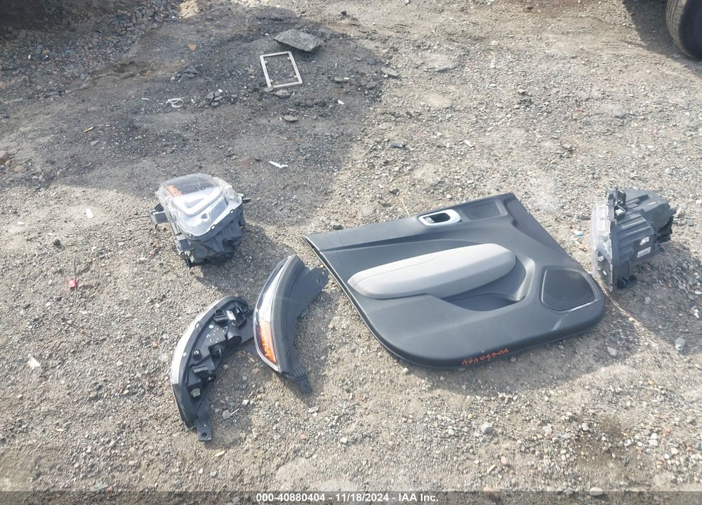 2020 HYUNDAI VENUE SEL VIN: KMHRC8A35LU031310