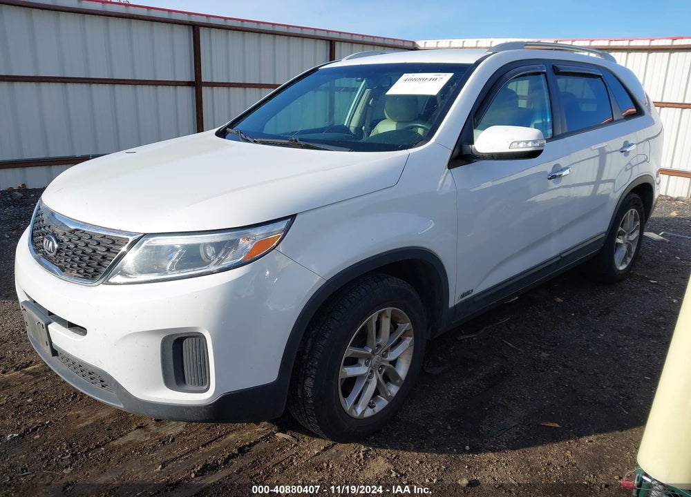 2015 KIA SORENTO LX V6 VIN: 5XYKTDA70FG582610
