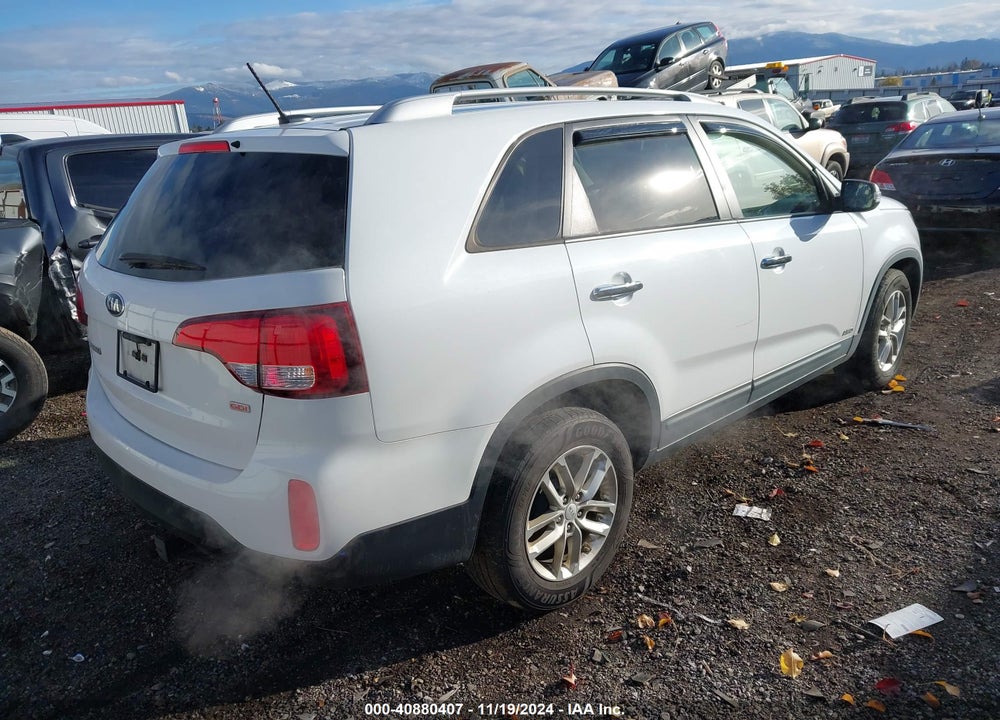 2015 KIA SORENTO LX V6 VIN: 5XYKTDA70FG582610
