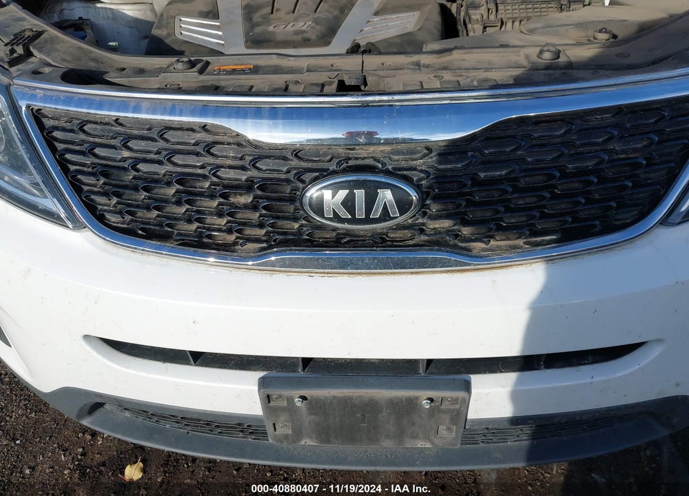 2015 KIA SORENTO LX V6 VIN: 5XYKTDA70FG582610