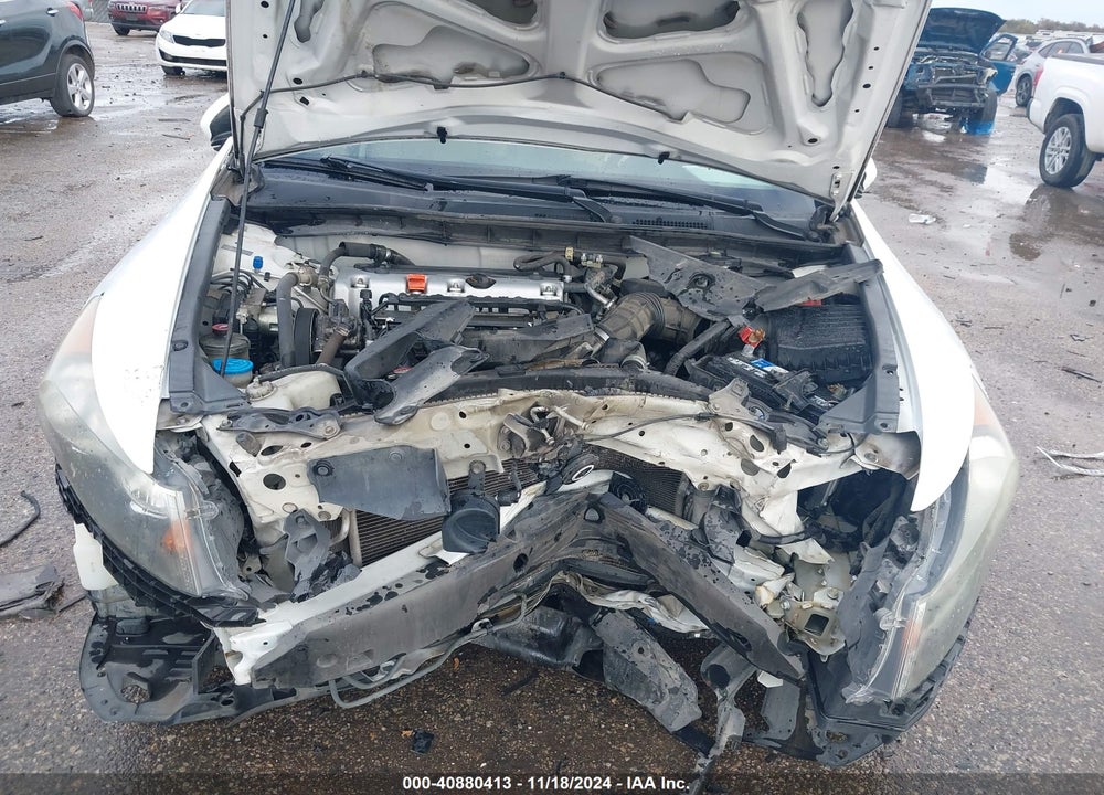 2011 HONDA ACCORD 2.4 LX-P VIN: 1HGCP2F40BA106705